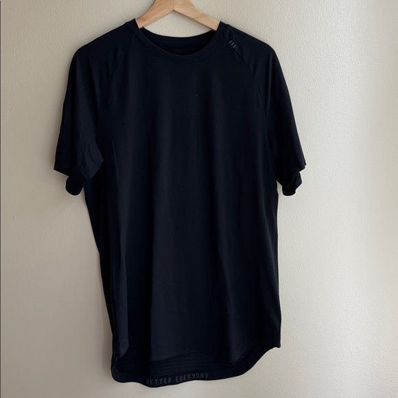 Lululemon Black T-Shirt - Picture 1 of 2